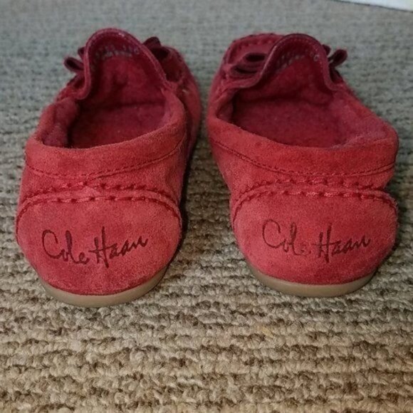 Red Shoes Cole Haan Loafers SLIPPERS Suede House Shoes Kids Size 10 YOUTH - Picture 3 of 12